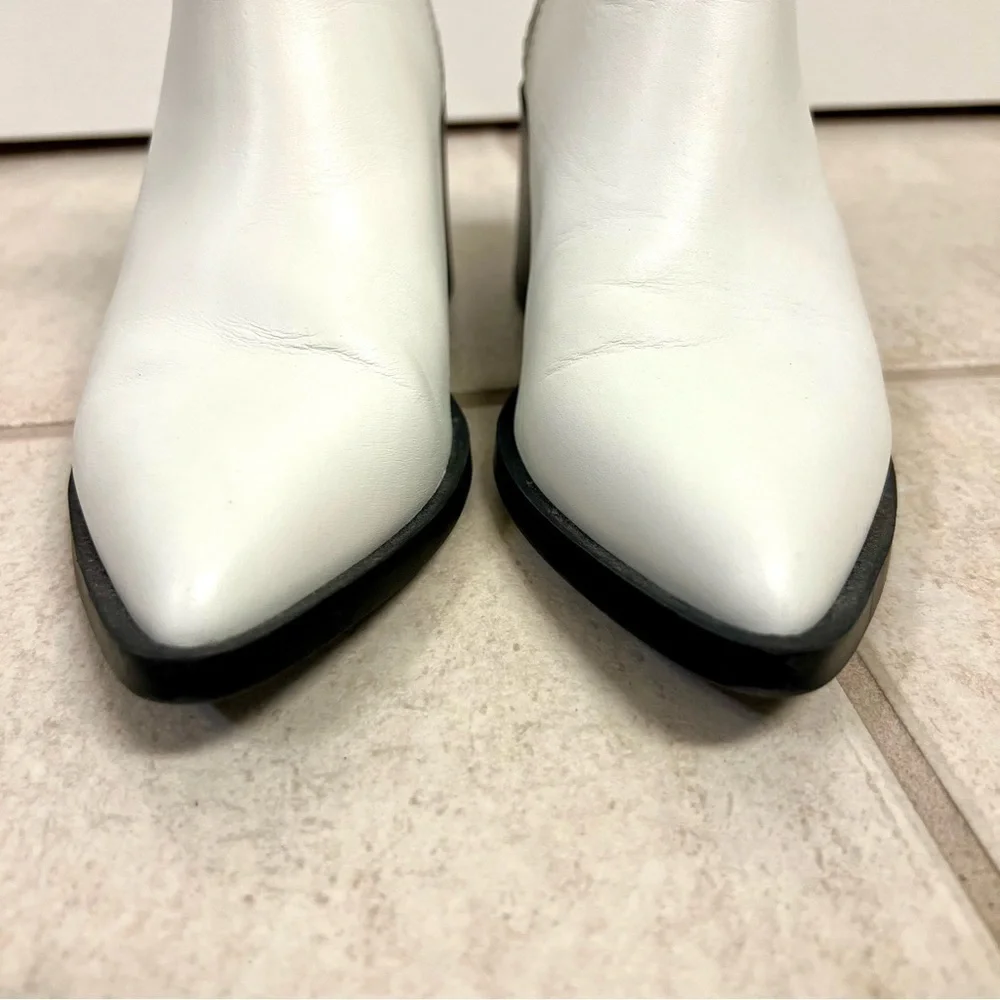 STEVE MADDEN Audience Bootie in Bone Croc at Revolve women’s size 6M